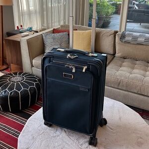 Briggs & Riley 22” Baseline Expandable Spinner in Navy